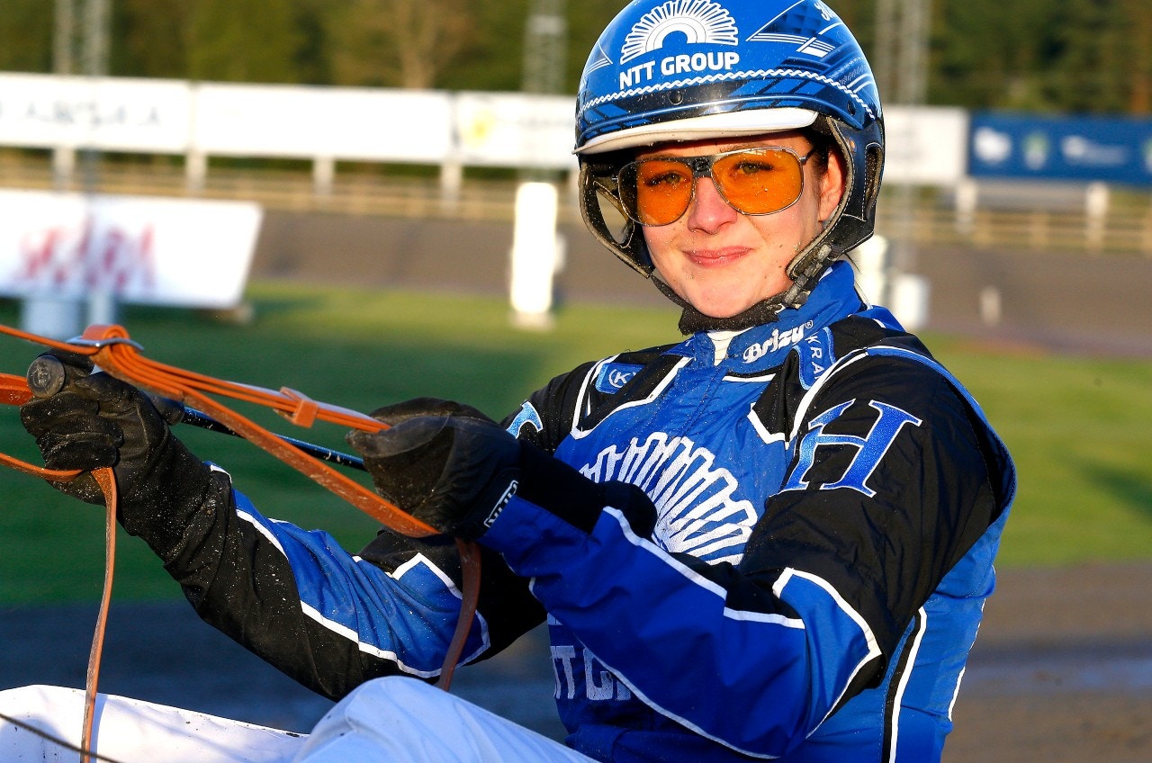 Henna Halme rattar vårt spel Sahara Peyote. Foto: Hanold, ALN