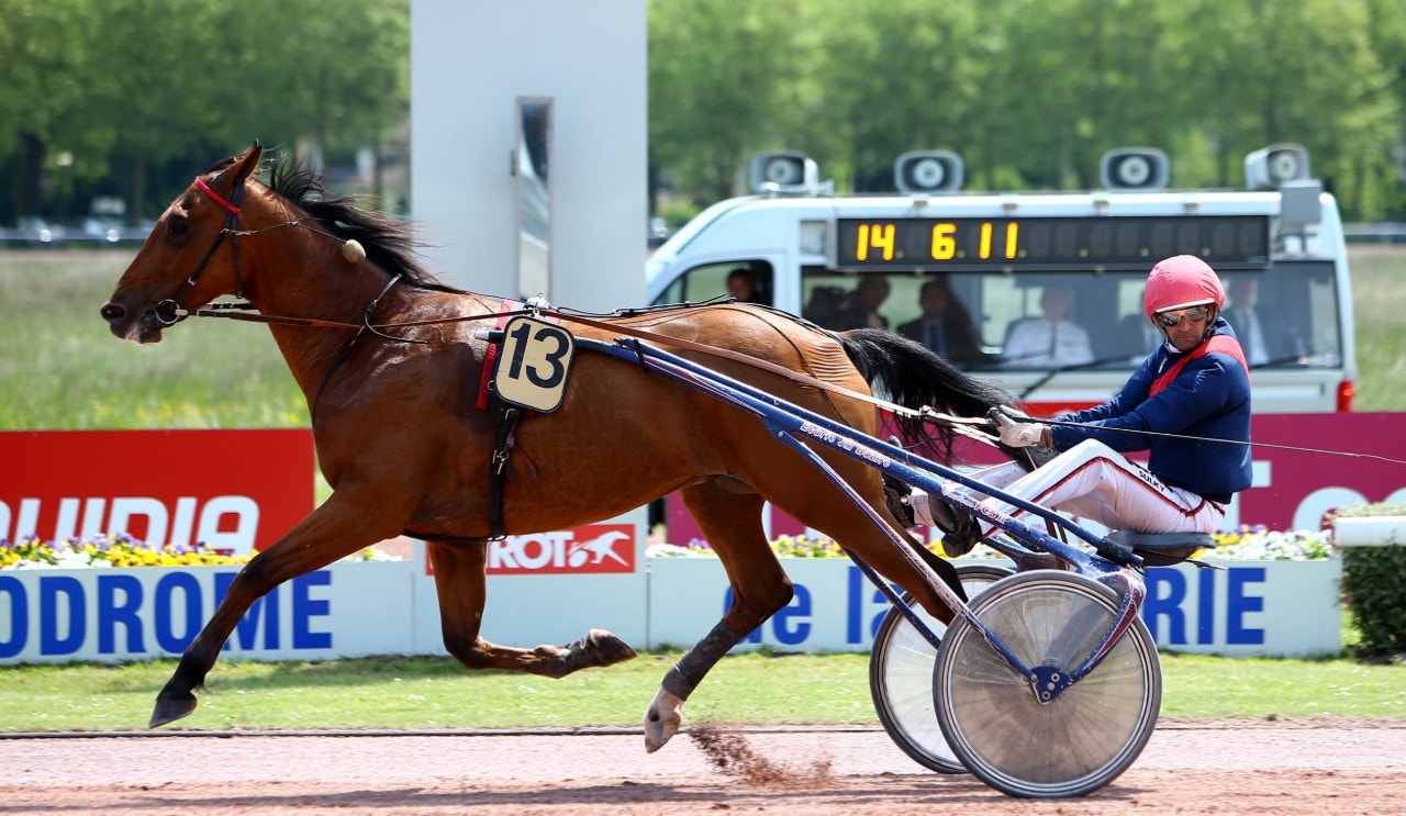 Aubrion du Gers hade full kontroll över Bold Eagle i Prix des Ducs de Normandie. Foto: Gerard Forni, Scoop Dyga.