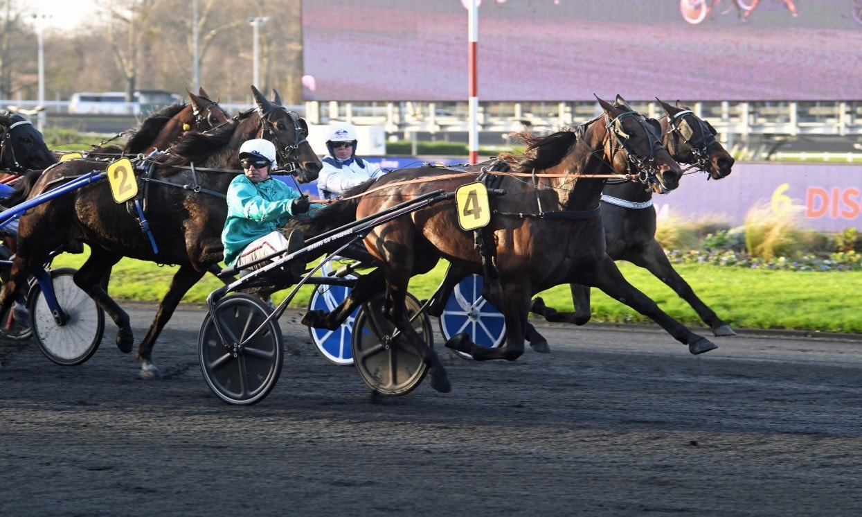 Violetto Jet fällde svenskarna