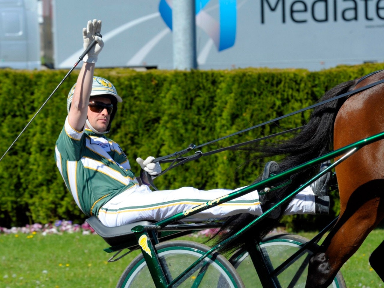 Yannick Gingras körde Nancy Johansson-tränade Don't Let'Em till seger i William Reynolds på snabba 1.08,6. Foto: ALN