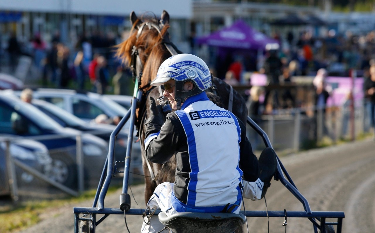 Magnus A Djuse - passerade 100 segrar