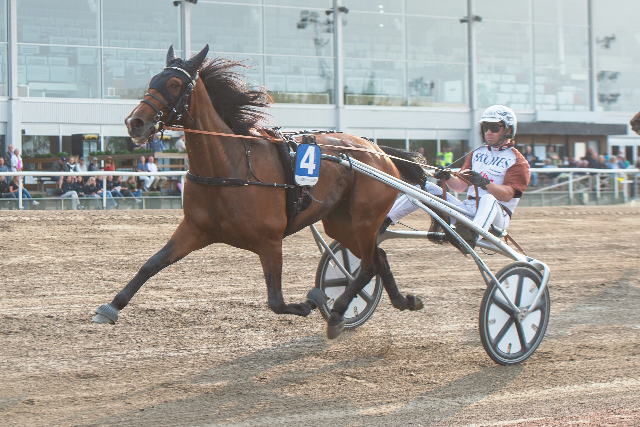 Toppstoet tillbaka – överlägsen i comebacken
