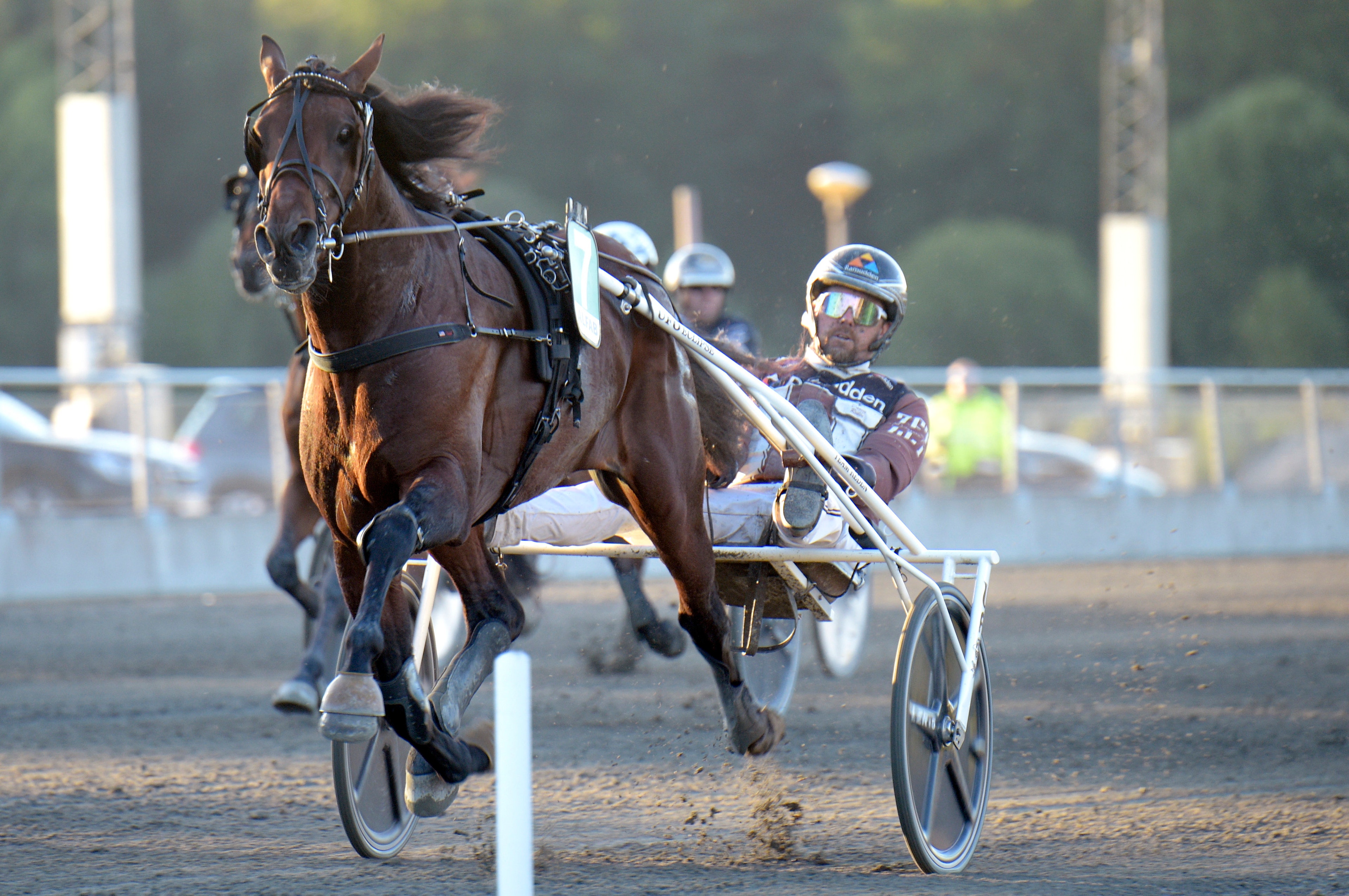 Redéns växlar på Solvalla: ”Nu åker skorna av”