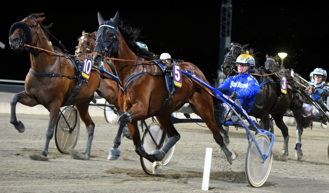 Nu är det segerdags för Zeta Kronos. Foto: Martin Langels, ALN