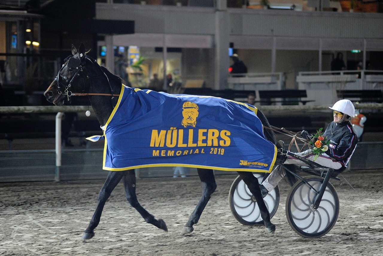Velvet Gio ställde till med en sensation i C.L.Müllers Memorial - Foto: ALN