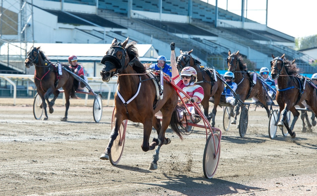 O.M. Faststeep - tar snabba steg mot spets och seger. Foto: Mikael Rosenquist, ALN