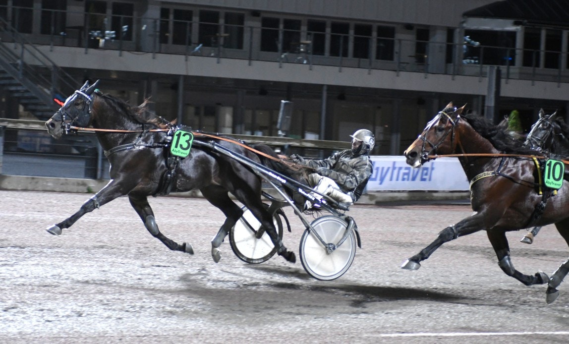 En vrålstark Power avgör S:t Leger - på världsrekord. Foto: Göran Lindskog, Sidmakarn/ALN