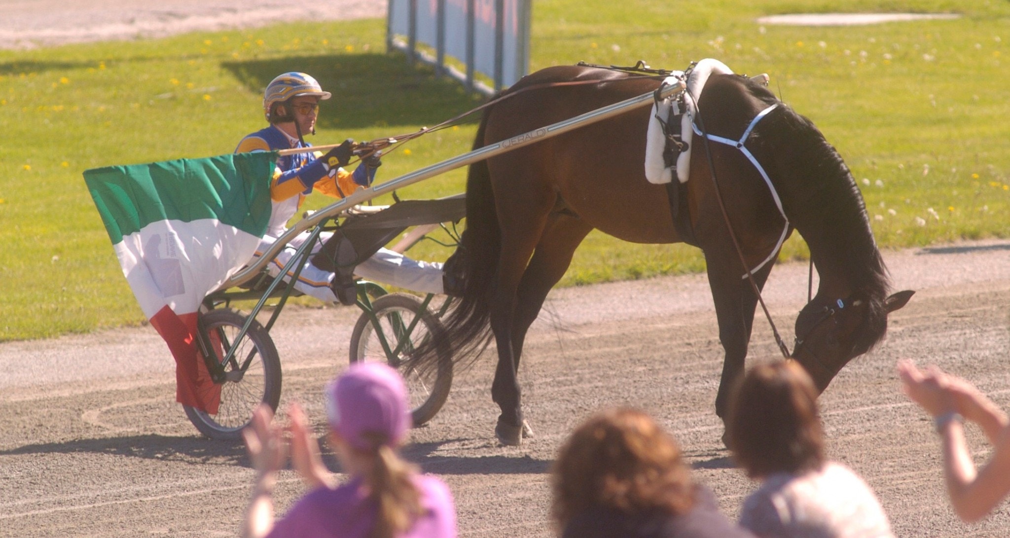 Varennes far är död - Waikiki Beach blev 37 år