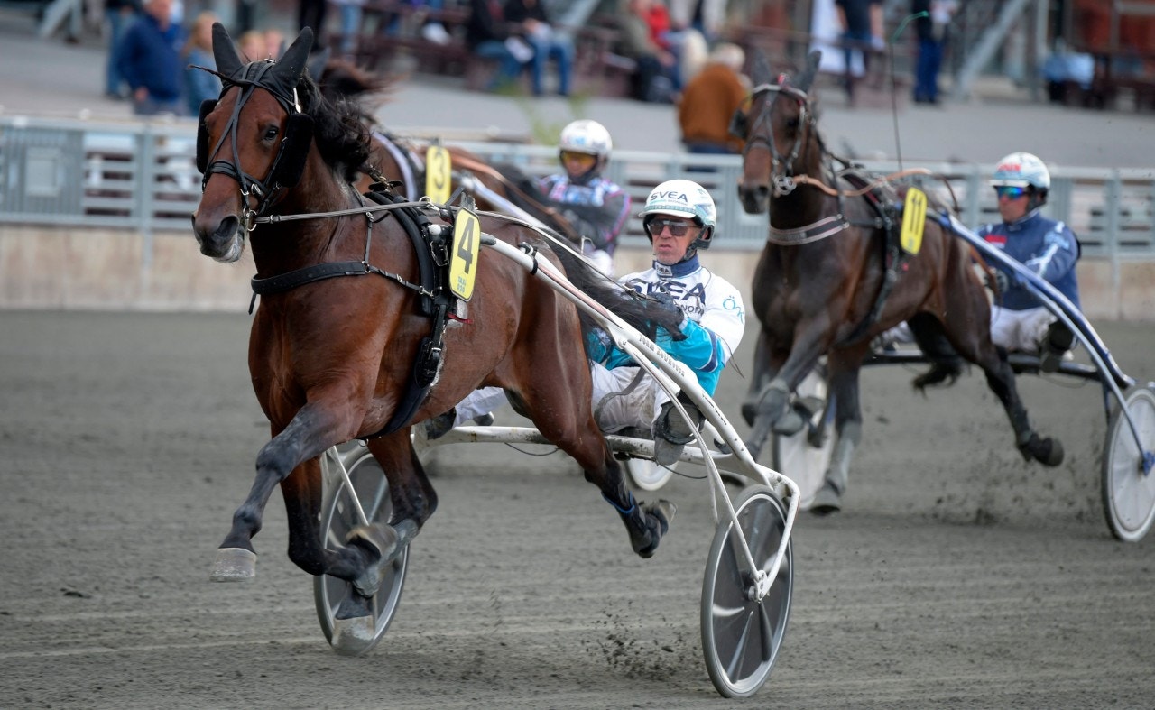 Dwayne Zet behövde inte förta sig för att plocka andra raka på Färjestad. Foto: Martin Langels, ALN