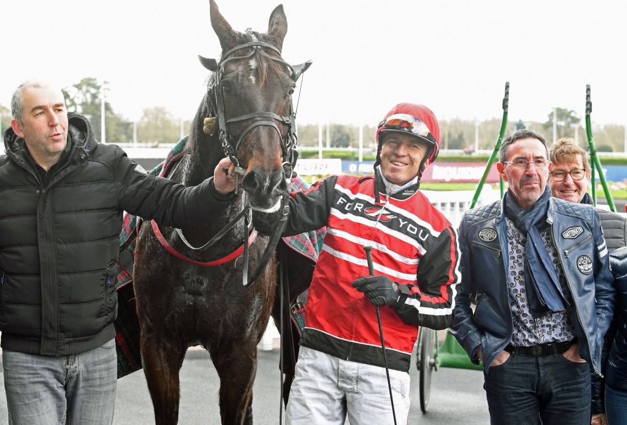 Finland slog Sverige i Paris