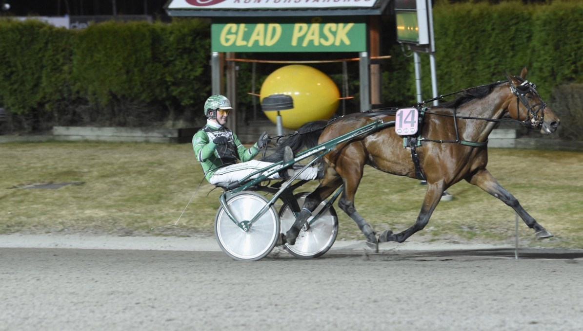 Unique Juni bjöd på en uppvisning i Påskägget. Foto: Christer Norin, ALN