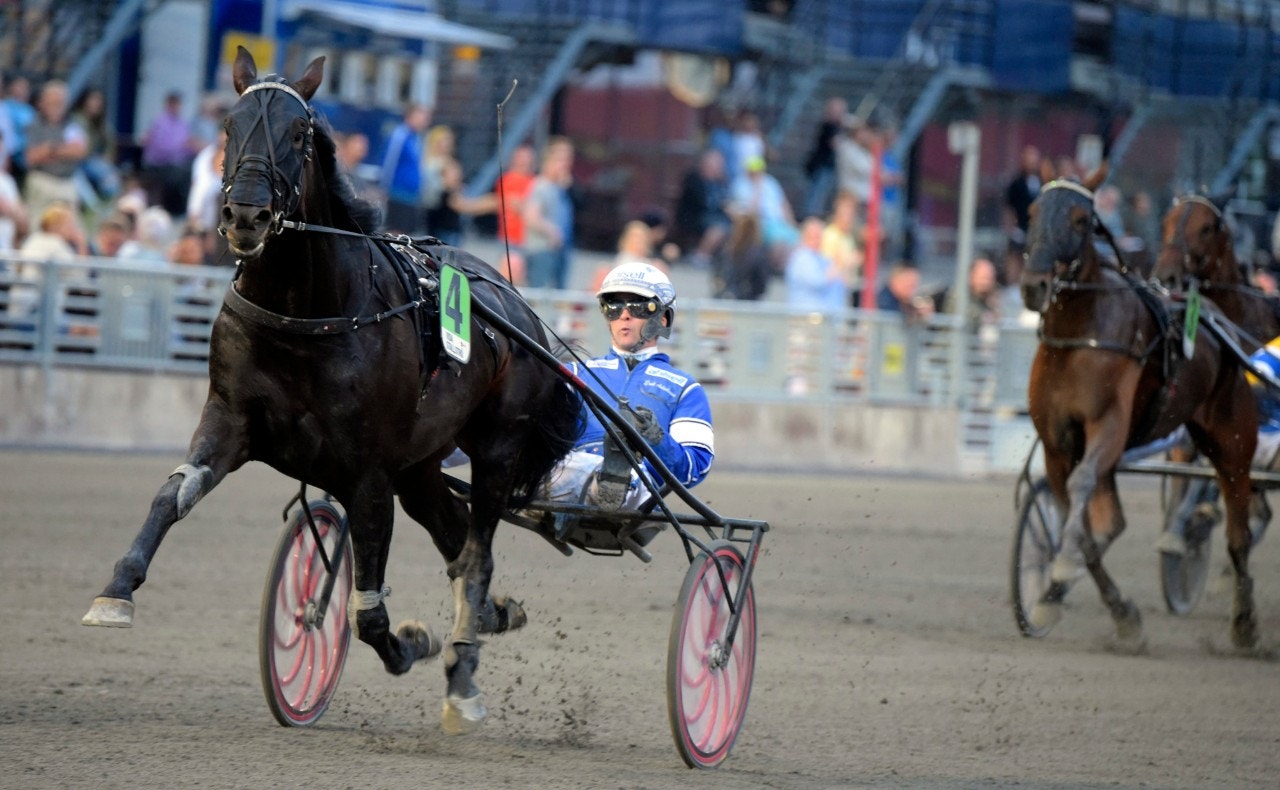 Attraversiamo när han vann Prix Readly Express. Foto: ALN