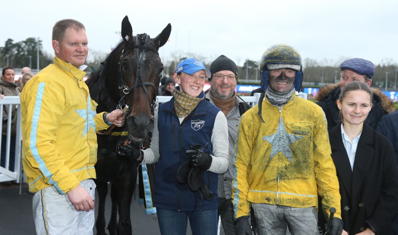 Toppinsats av Earl Simon