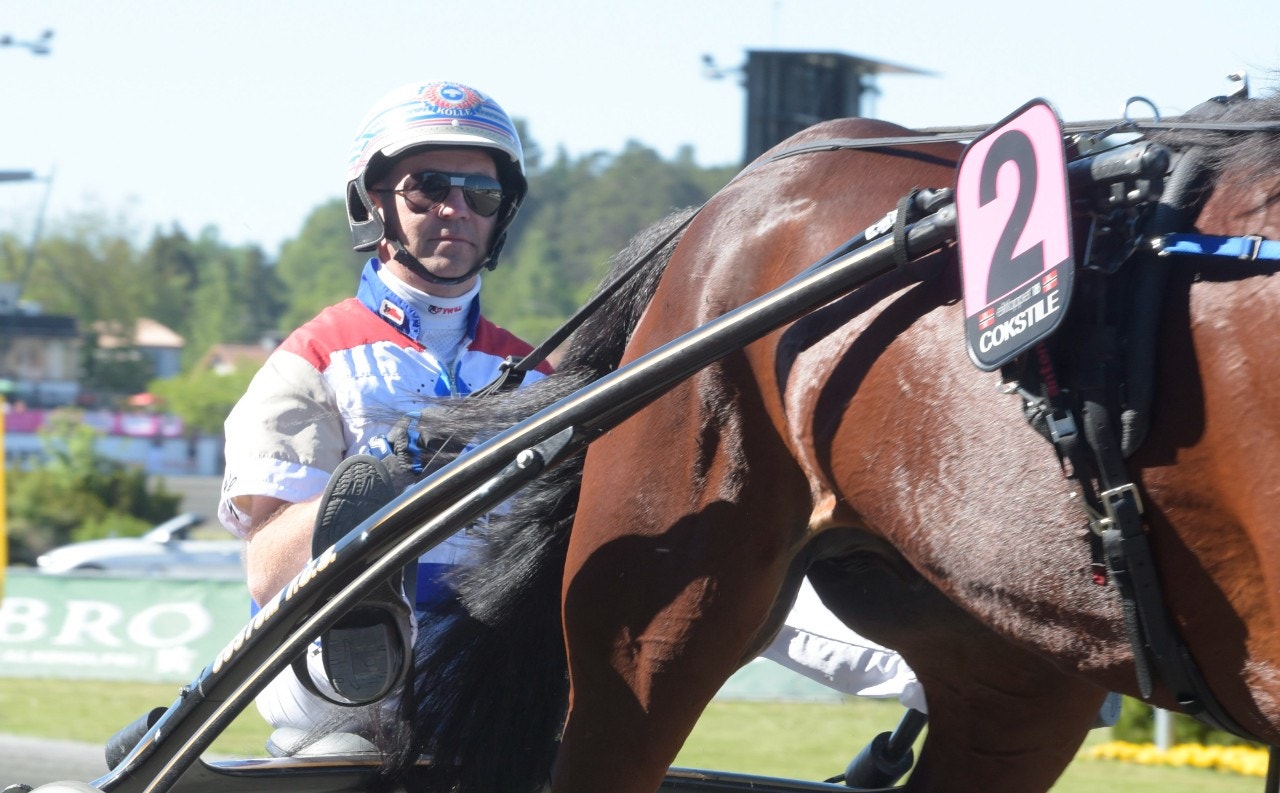 Lars Anvar Kolle körde Lucky Queen Soa till favoritseger i norsak stoderbyt. Foto: ALN