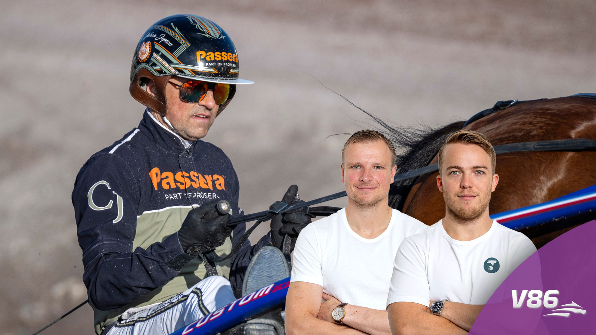 En jockey i racing-utrustning och hjälm tillsammans med två män och en häst.