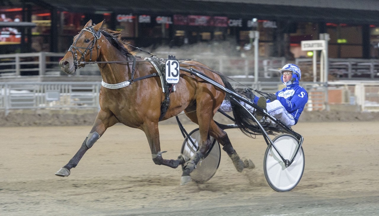 Racing Brodda ett av blott sex ston i Fiona Sans lopp