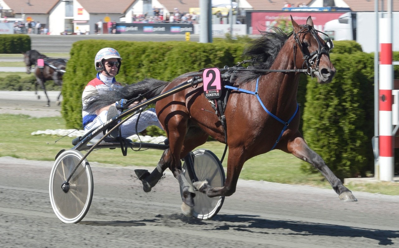 Cokstile dyker upp i Montecatini på torsdag. Foto: ALN
