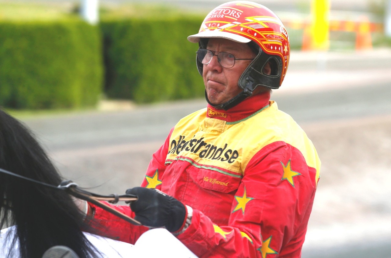 Olle Elfstrand, 78, tog första kusksegern för året. Foto: ALN