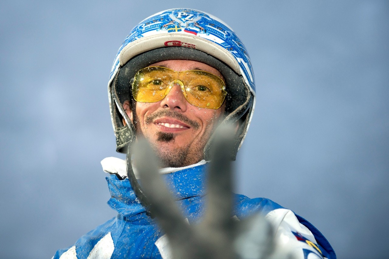 Peter Zadel kör vårt drag i kvällens avslutning. Foto: ALN
